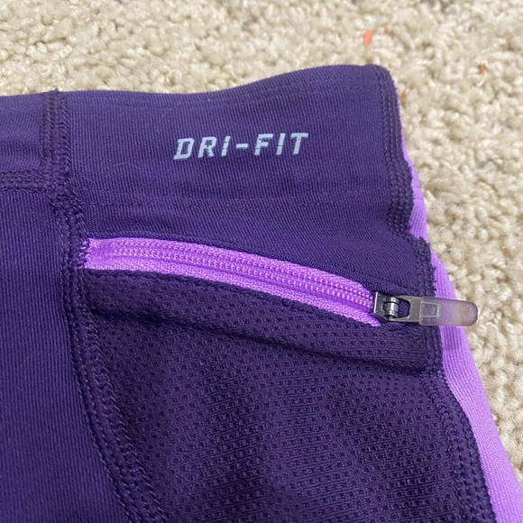 Nike Dri Fit Women’s XS Purple Capri Leggings Zip Pocket Drawstring - Picture 6 of 9